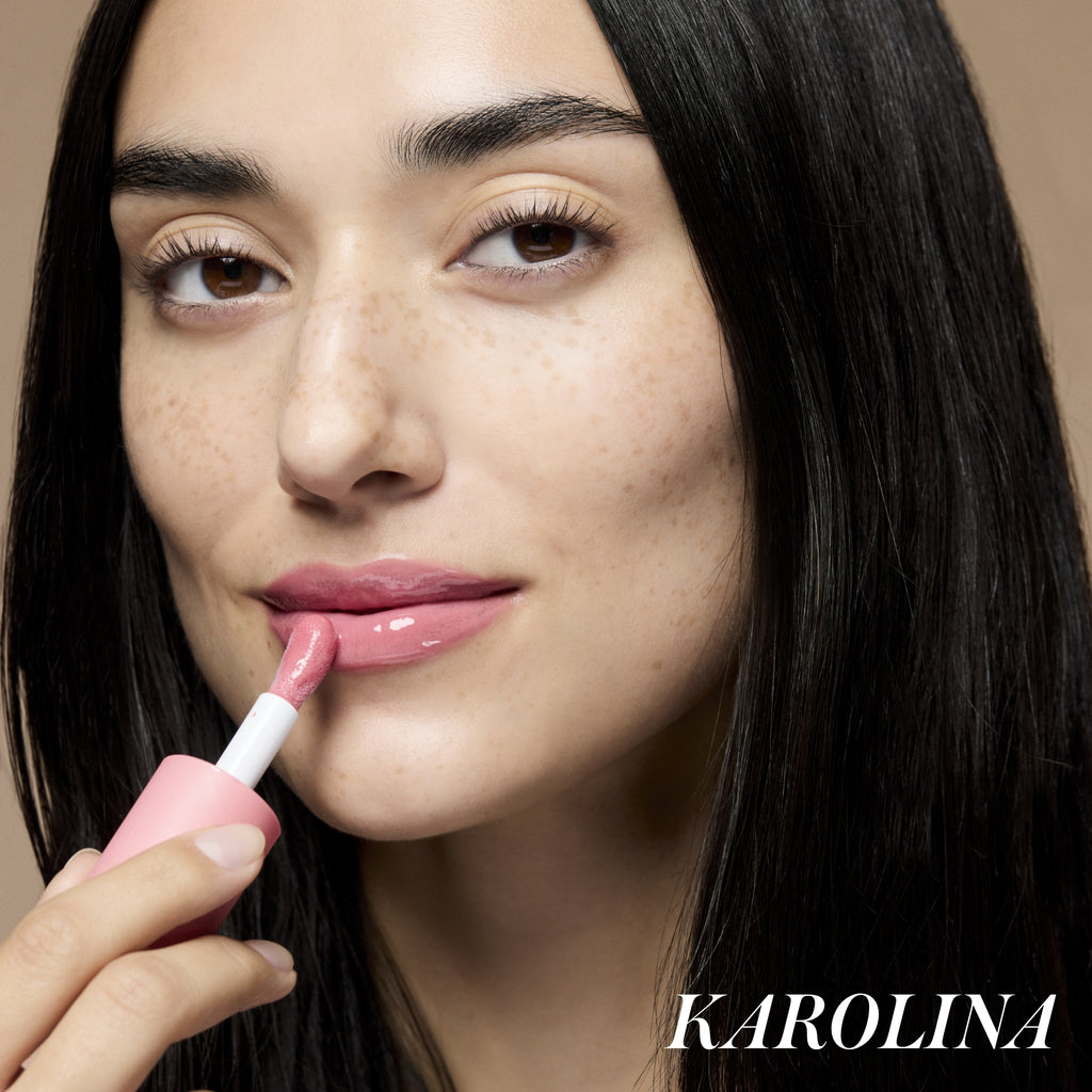 RMS Beauty-Legendary Lip Oil-Makeup-KAROLINA-MODEL-The Detox Market | Karolina